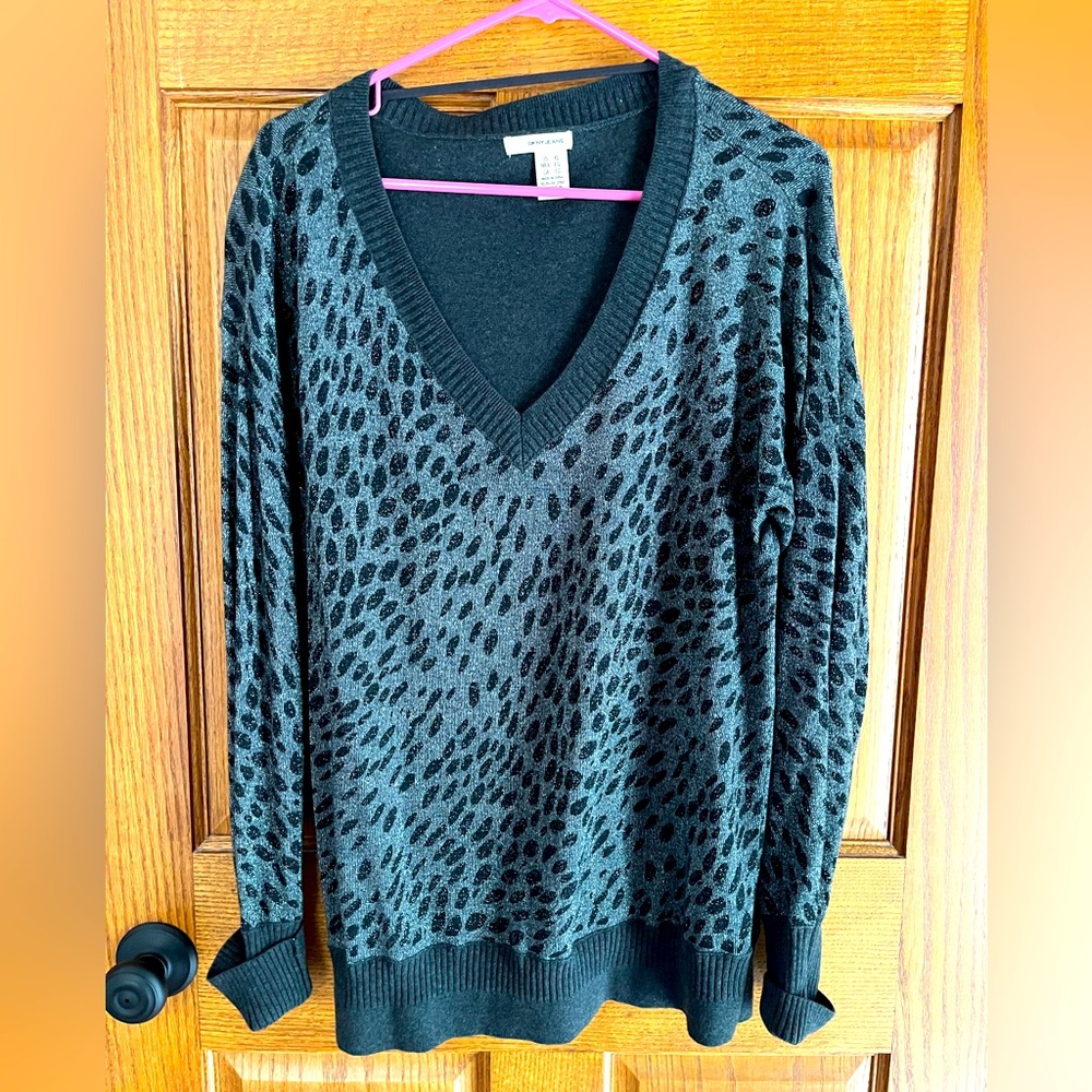Leopard Print V-Neck Sweater- Silver- Black DKNY size XL